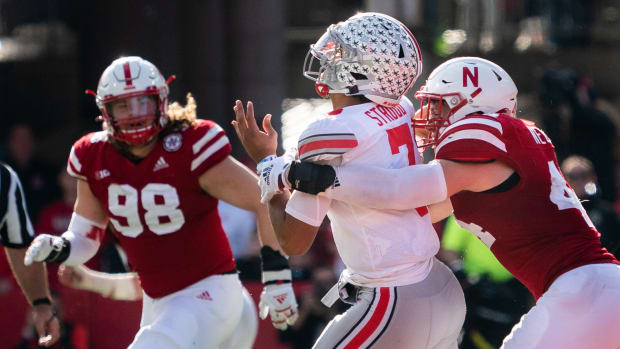 Garrett Nelson forced fumble vs C.J. Stroud 2021 Ohio State third quarter USATSI_17106955